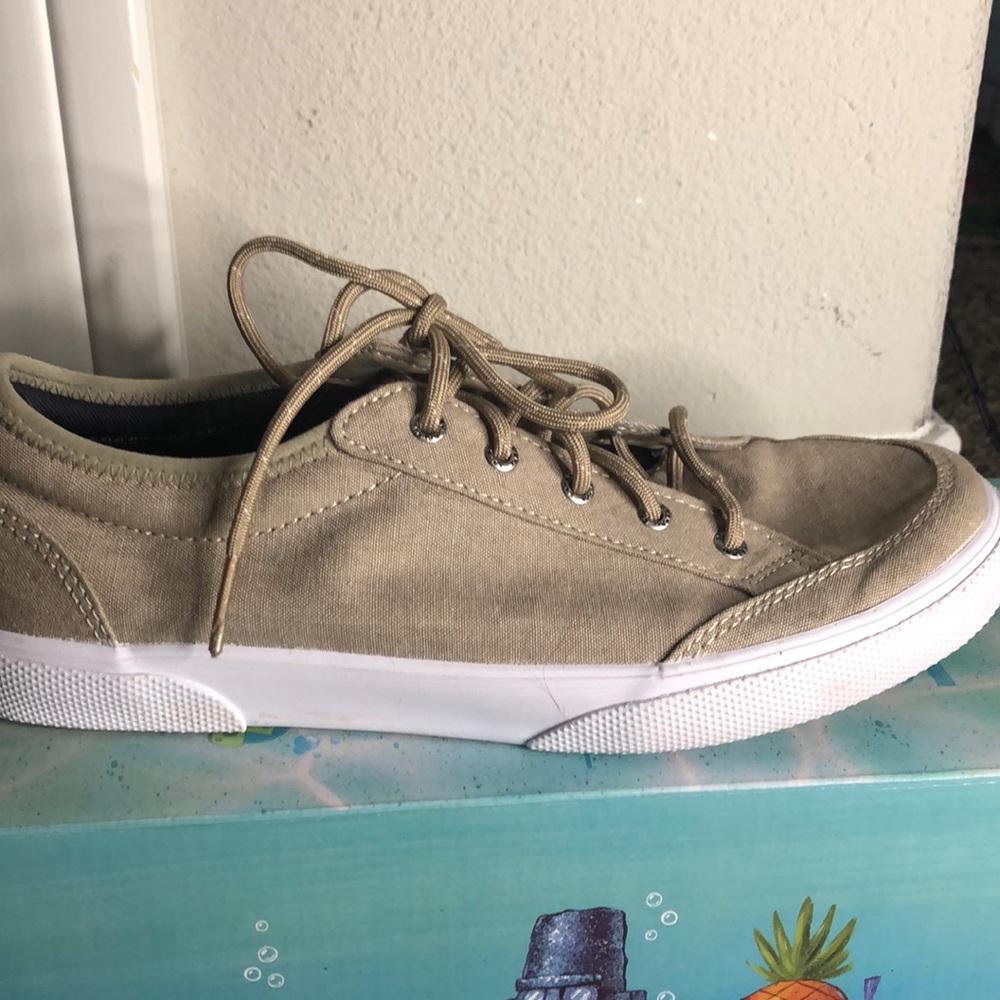 Sperry top sliders